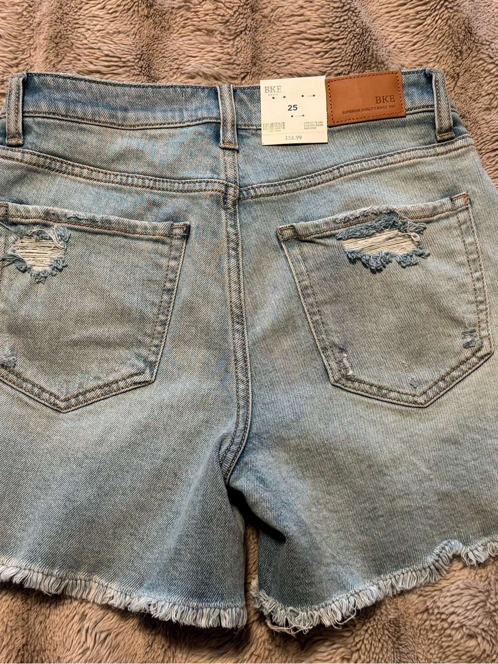 NWT - BKE Light Wash Distressed Denim Shorts - Picture 2 of 5